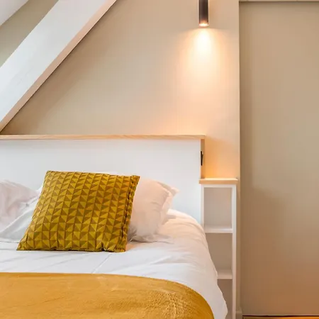 Au Qui Dort - Gounod Apartment *