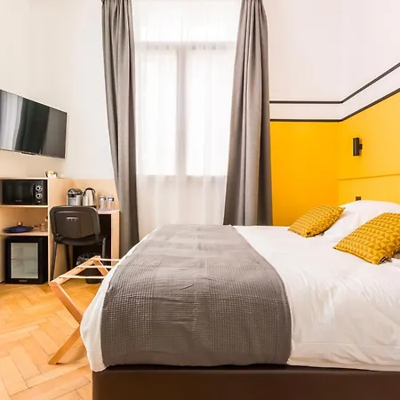 Au Qui Dort - Gounod Apartment