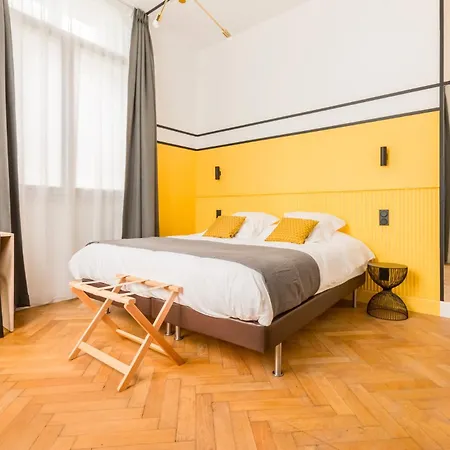 Au Qui Dort - Gounod Apartment *